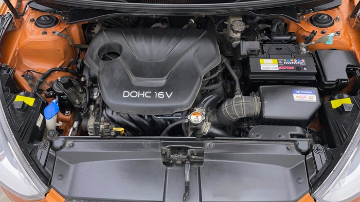 Hyundai Veloster-Engine Bonet View