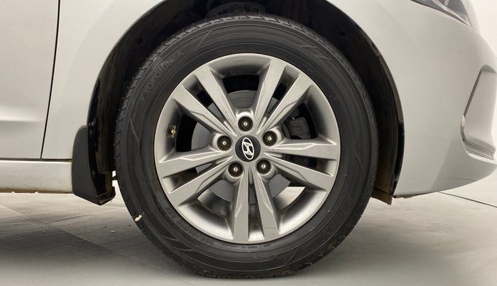 2017 Hyundai New Elantra 2.0 SX (O) AT, Petrol, Automatic, 87,638 km, Right Front Wheel