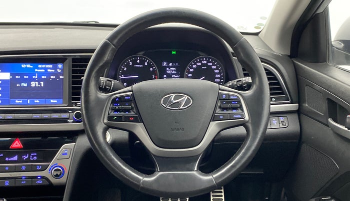 2017 Hyundai New Elantra 2.0 SX (O) AT, Petrol, Automatic, 87,638 km, Steering Wheel Close Up