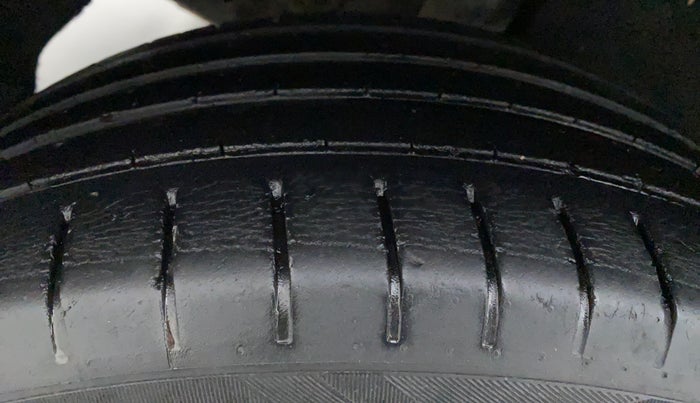 2017 Maruti Baleno ZETA PETROL 1.2, Petrol, Manual, 63,074 km, Left Front Tyre Tread
