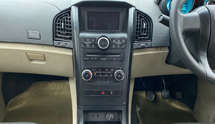 2017 Mahindra XUV500 W4, Diesel, Manual, 43,405 km, Air Conditioner