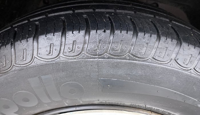 2017 Mahindra XUV500 W4, Diesel, Manual, 43,405 km, Right Front Tyre Tread