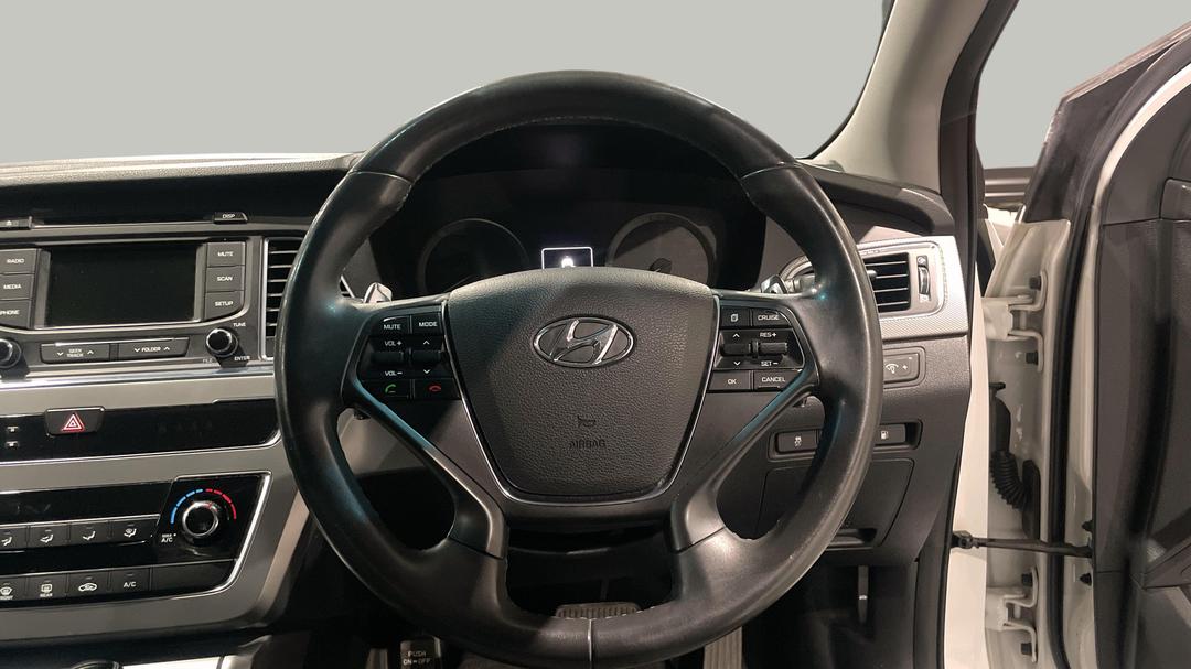 2016 Hyundai Sonata Active, Automatic, 126250 km, Steering Wheel Close-up