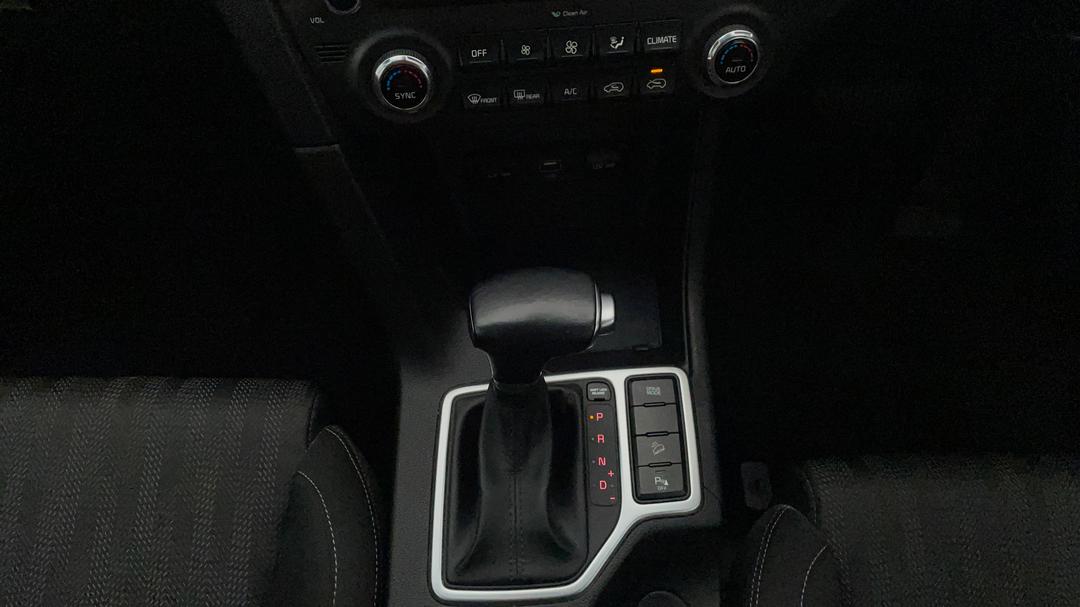 2019 Kia Sportage S (fwd), Automatic, 69735 km, Gear Lever 