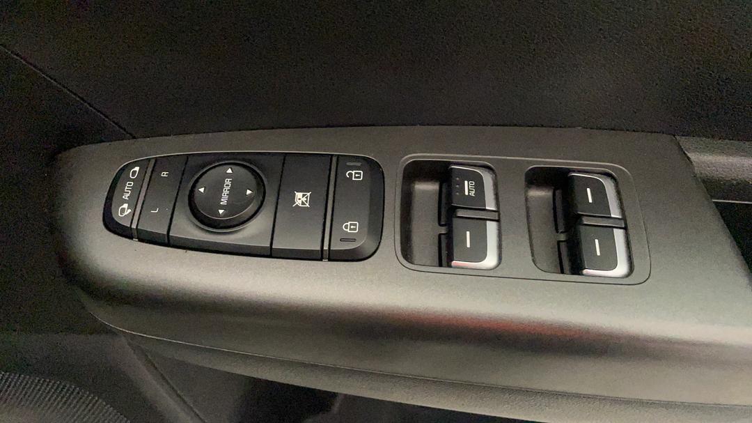 2019 Kia Sportage S (fwd), Automatic, 69735 km, Drivers Side Door Panel Controls