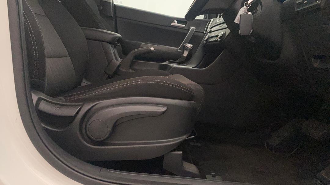 2019 Kia Sportage S (fwd), Automatic, 69735 km, Drivers Side Adjustment Panel