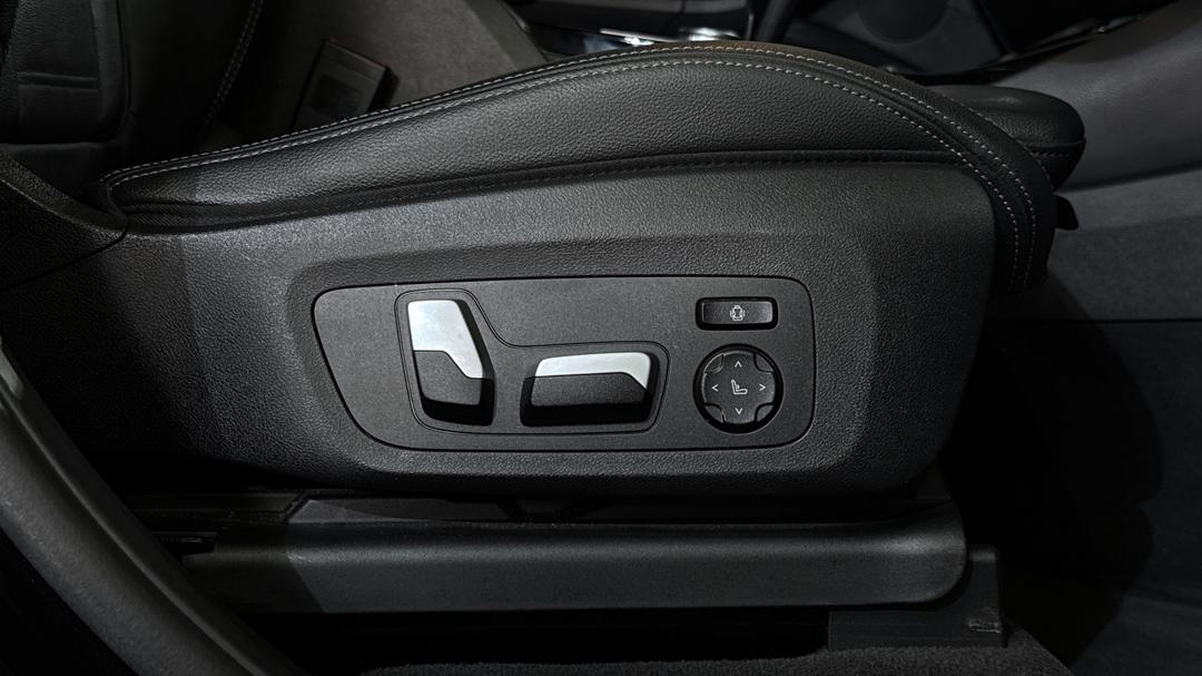 2020 BMW X3 xDrive30i M Sport, Automatic, 61705 km, Drivers Side Adjustment Panel