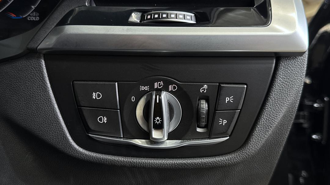 2020 BMW X3 xDrive30i M Sport, Automatic, 61705 km, Utility Switches/Buttons