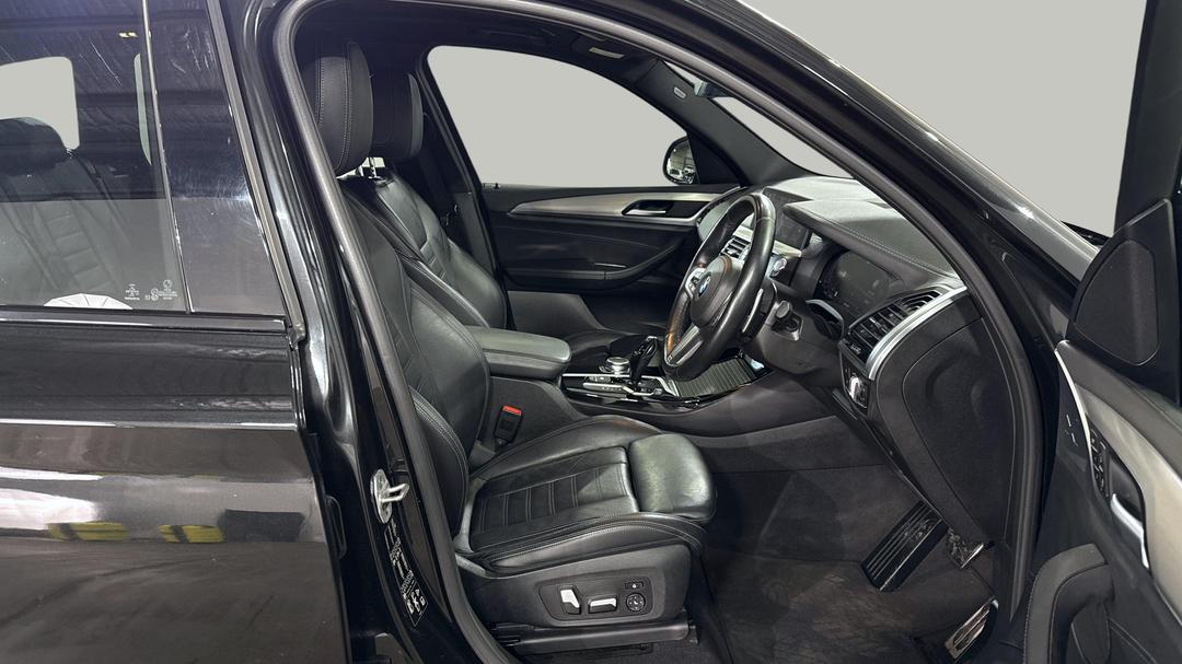 2020 BMW X3 xDrive30i M Sport, Automatic, 61705 km, Right Side Front Door Cabin View