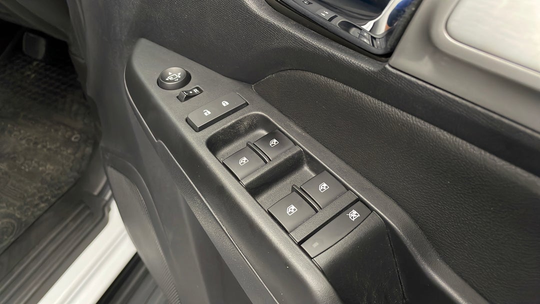 2018 Holden Colorado Ltz (4x4), Manual, 69348 km, Drivers Side Door Panel Controls