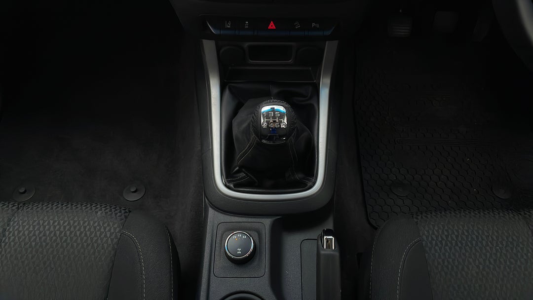 2018 Holden Colorado Ltz (4x4), Manual, 69348 km, Gear Lever 