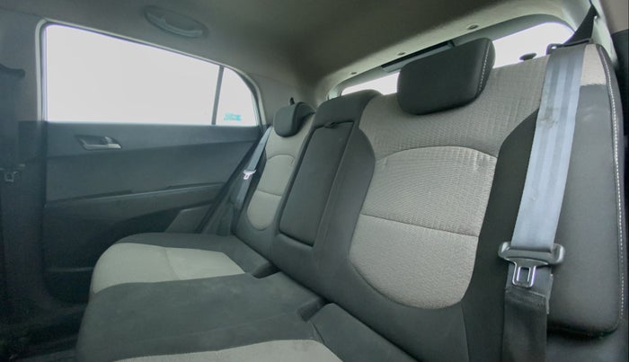 2016 Hyundai Creta 1.6 SX PLUS DIESEL, Diesel, Manual, 1,27,980 km, Right Side Door Cabin View
