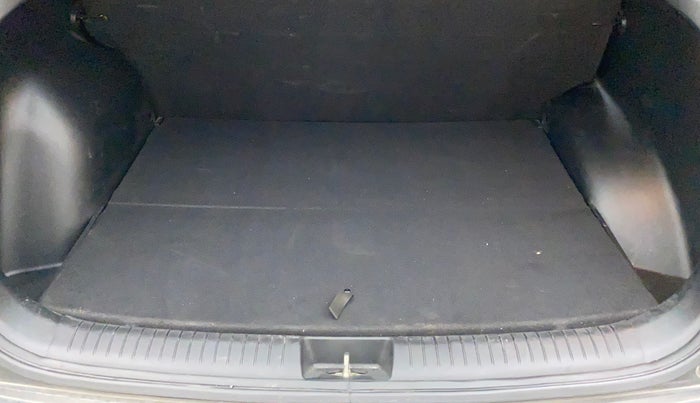 2018 Hyundai Creta SX (O) 1.6 DIESEL, Diesel, Manual, 49,510 km, Boot Inside