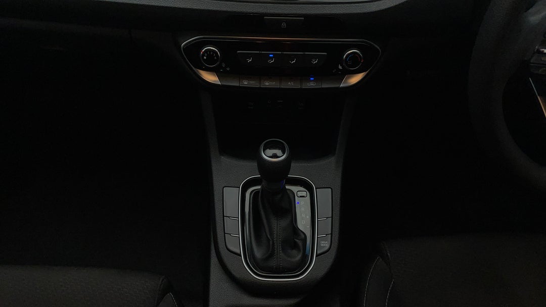 2017 Hyundai i30 Active, Automatic, 123123 km, Gear Lever 