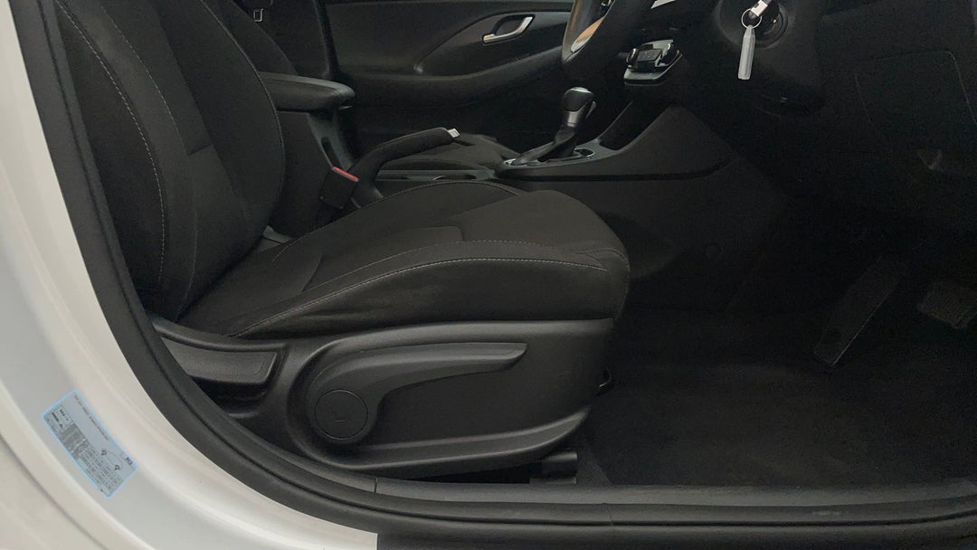 2017 Hyundai i30 Active, Automatic, 123123 km, Drivers Side Adjustment Panel