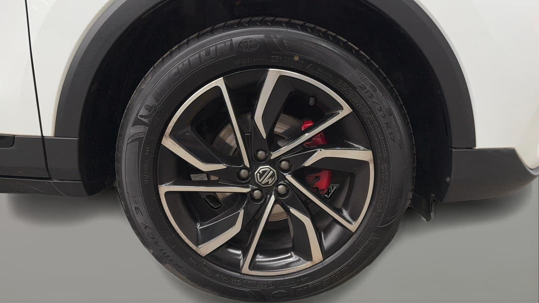 2024 MG Zst Essence, Automatic, 27975 km, Right Front Wheel