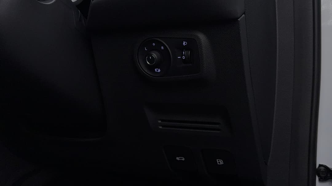 2024 MG Zst Essence, Automatic, 27975 km, Utility Switches/Buttons