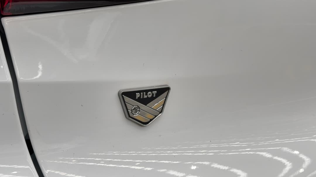2024 MG Zst Essence, Automatic, 27975 km, Badge (Boot Left Side)