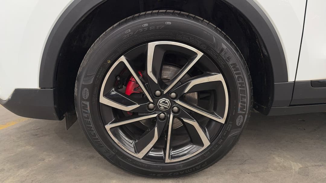 2024 MG Zst Essence, Automatic, 27975 km, Left Front Wheel