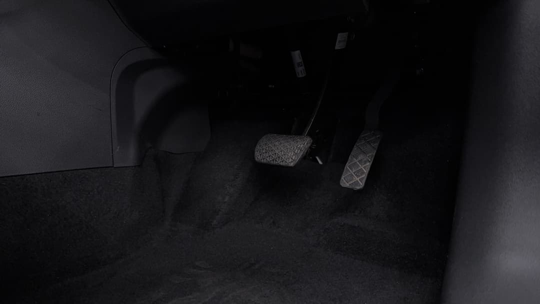 2024 MG Zst Essence, Automatic, 27975 km, Pedals and Footmat