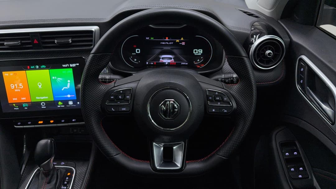 2024 MG Zst Essence, Automatic, 27975 km, Steering Wheel Close-up