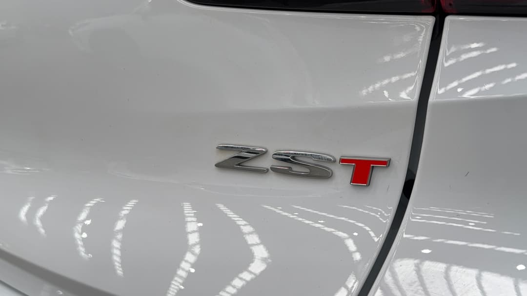 2024 MG Zst Essence, Automatic, 27975 km, Badge (Boot Right Side)
