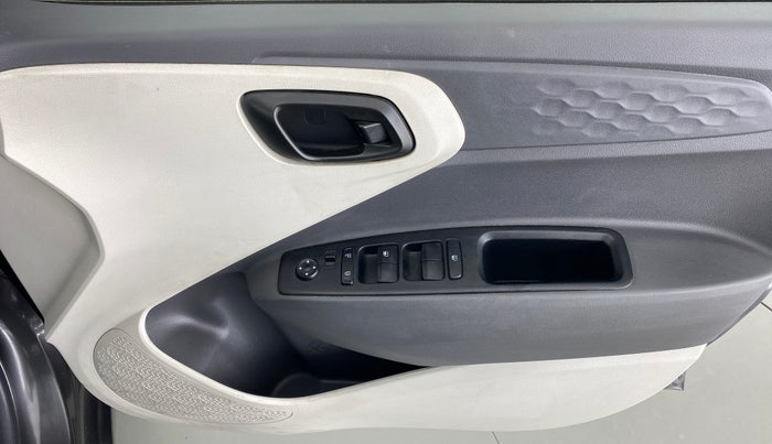 2021 Hyundai AURA S 1.2 CNG, CNG, Manual, 38,891 km, Driver Side Door Panels Control