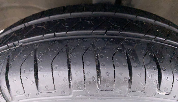 2018 Maruti Wagon R 1.0 VXI, Petrol, Manual, 38,127 km, Left Front Tyre Tread