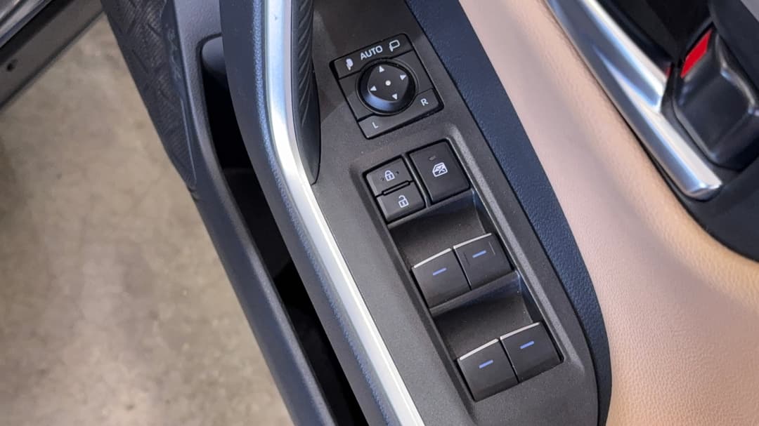 2024 Toyota RAV4 Cruiser (AWD) Hybrid, Automatic, 59726 km, Drivers Side Door Panel Controls