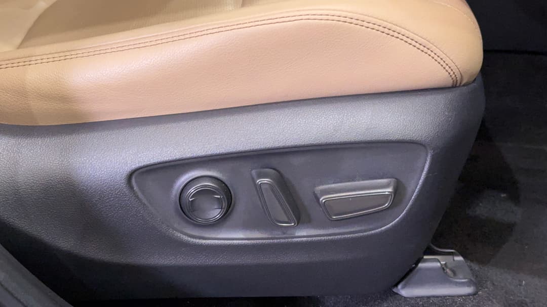 2024 Toyota RAV4 Cruiser (AWD) Hybrid, Automatic, 59726 km, Drivers Side Adjustment Panel