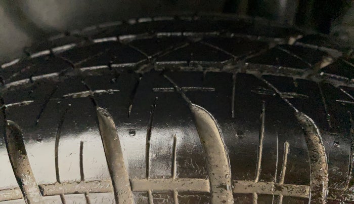 2014 Maruti Swift Dzire VXI, Petrol, Manual, 57,209 km, Left Rear Tyre Tread