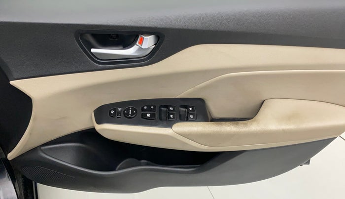 2017 Hyundai Verna 1.6 VTVT SX (O) AT, Petrol, Automatic, 72,940 km, Driver Side Door Panels Control