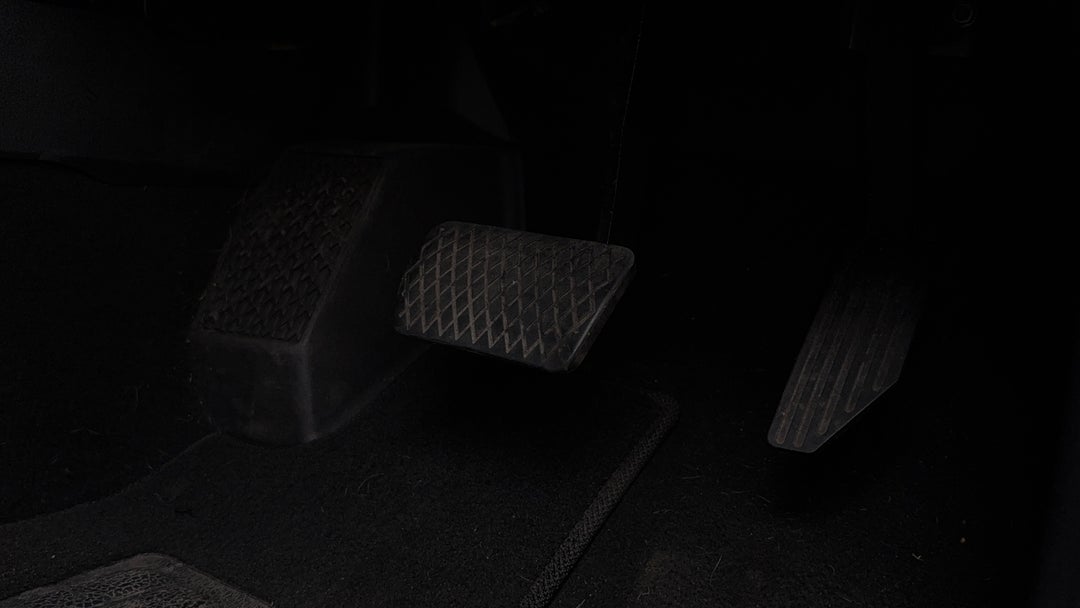 2022 LDV T60 Max Luxe (4x4), Automatic, 57014 km, Pedals and Footmat