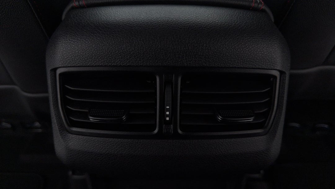 2022 LDV T60 Max Luxe (4x4), Automatic, 57014 km, Rear A/C Vent