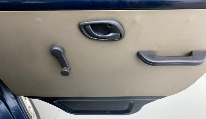 2010 Maruti Eeco 5 STR WITH AC PLUSHTR, Petrol, Manual, 72,991 km, Driver Side Door Panels Control