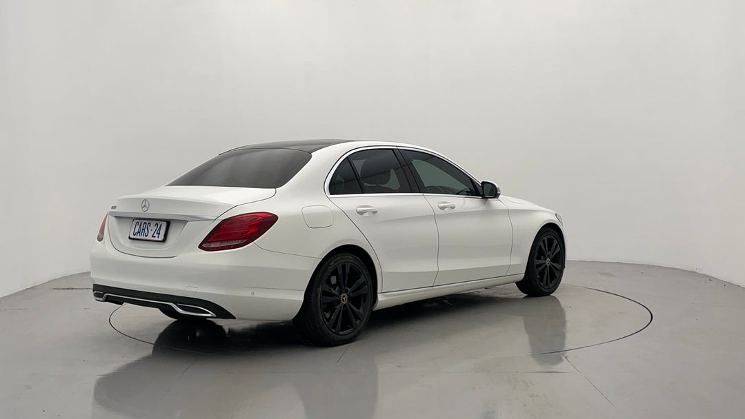 Right Back Diagonal (45- Degree) View