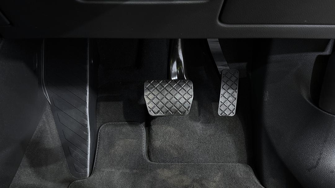 2022 Audi Q3 35 Tfsi, Automatic, 13655 km, Pedals and Footmat