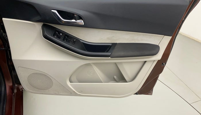 2022 Tata TIGOR XZ PLUS CNG, CNG, Manual, 23,518 km, Driver Side Door Panels Control