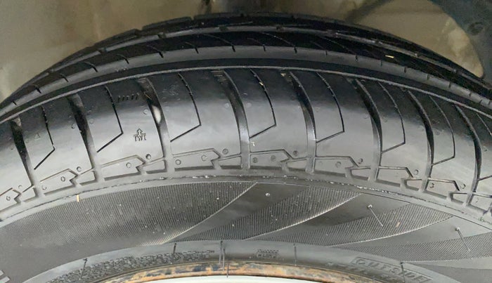 2019 Maruti Dzire VXI, Petrol, Manual, 59,066 km, Right Front Tyre Tread