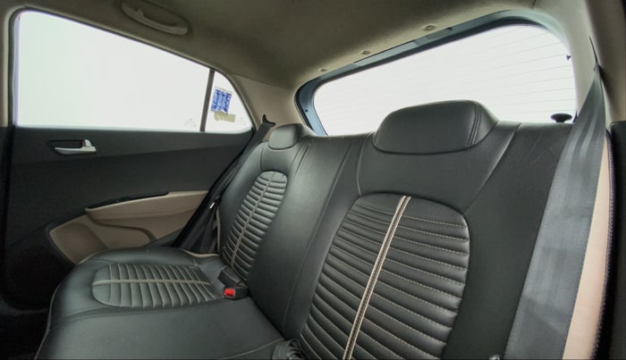 2016 Hyundai Grand i10 SPORTZ 1.2 KAPPA VTVT, Petrol, Manual, 47,820 km, Right Side Rear Door Cabin