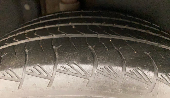 2022 Hyundai ALCAZAR 2.0 SIGNATURE (O) AT 6STR, Petrol, Automatic, 10,456 km, Right Rear Tyre Tread