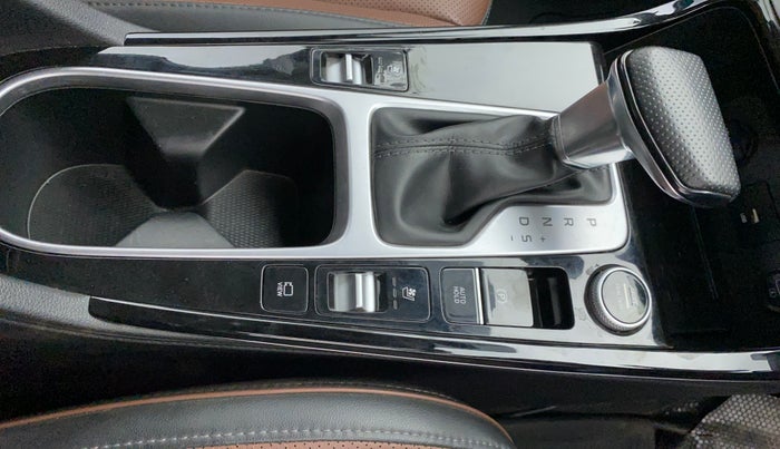 2022 Hyundai ALCAZAR 2.0 SIGNATURE (O) AT 6STR, Petrol, Automatic, 10,456 km, Gear Lever