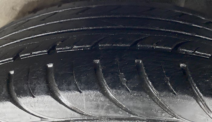 2014 Ford Figo 1.2 ZXI DURATEC, Petrol, Manual, 20,683 km, Left Rear Tyre Tread
