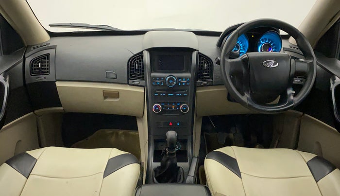 2017 Mahindra XUV500 W4, Diesel, Manual, 57,965 km, Dashboard