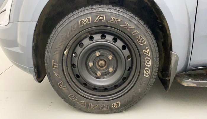 2017 Mahindra XUV500 W4, Diesel, Manual, 57,965 km, Left Front Wheel
