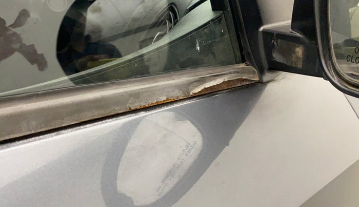 2017 Mahindra XUV500 W4, Diesel, Manual, 57,965 km, Driver-side door - Weather strip has minor damage