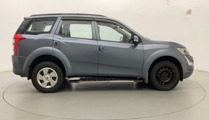 2017 Mahindra XUV500 W4, Diesel, Manual, 57,965 km, Right Side