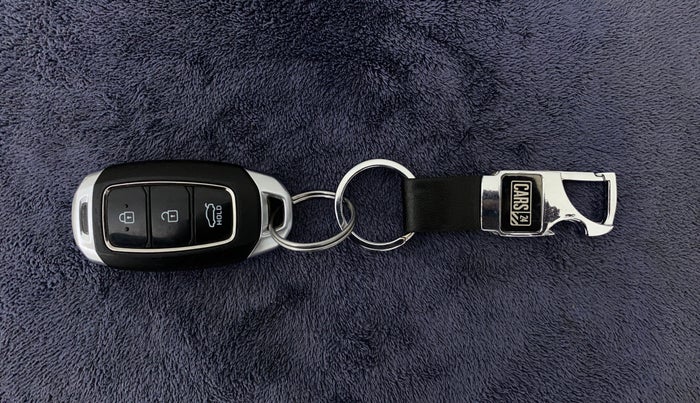 2018 Hyundai Verna 1.6 SX (O) CRDI MT, Diesel, Manual, 30,519 km, Key Close Up