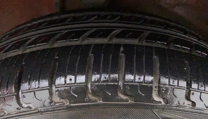 2011 Maruti Alto K10 VXI P, Petrol, Manual, 45,445 km, Right Front Tyre Tread