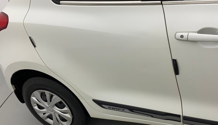2021 Maruti Swift VXI, Petrol, Manual, 32,599 km, Right rear door - Minor scratches